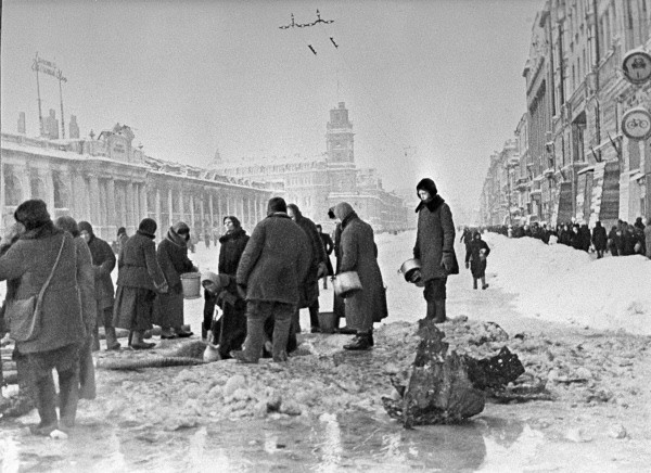 Искусственная блокада Ленинграда: миф развенчан, он был выгоден преступным властям