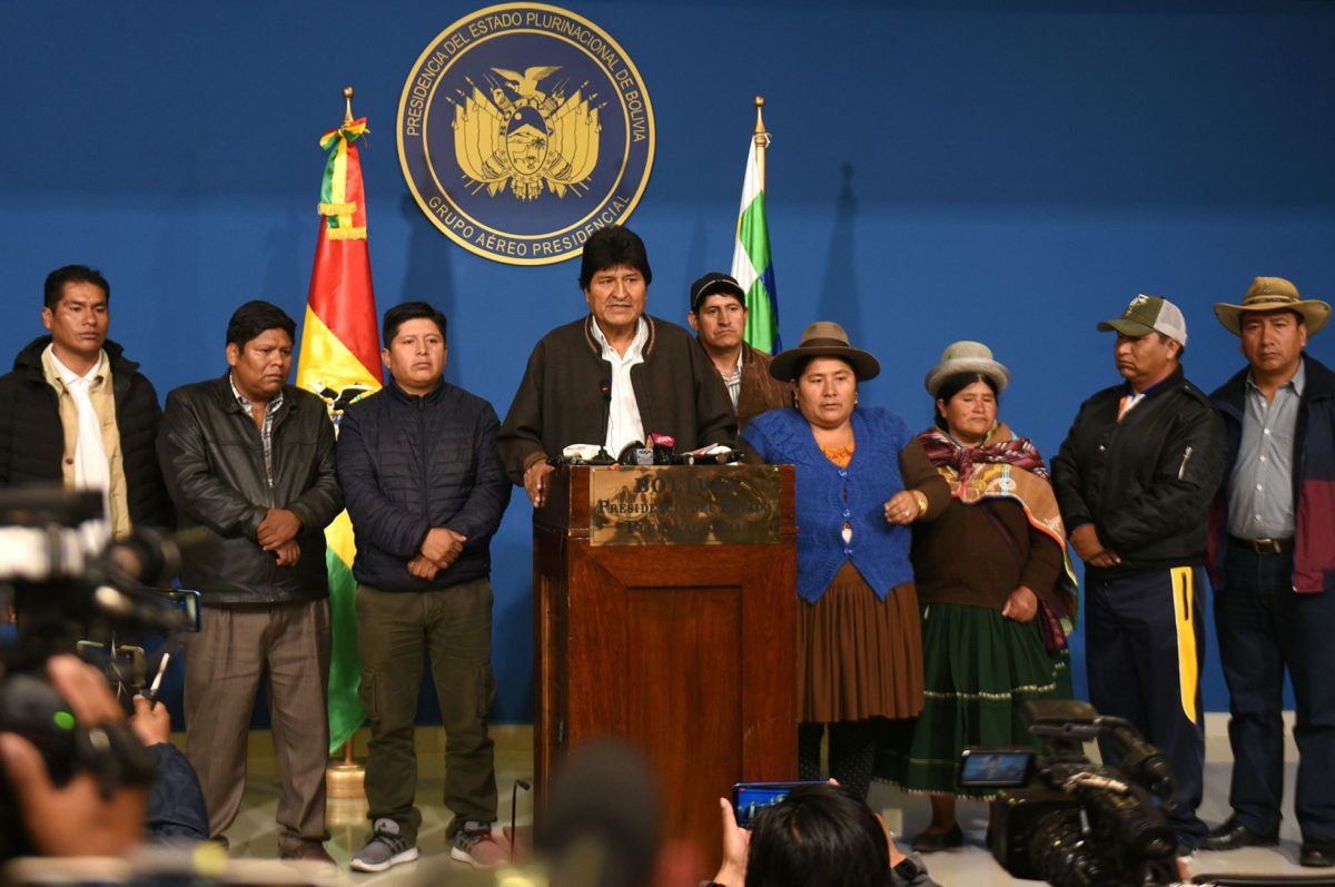 Экс-президент Боливии Моралес бежал в Мексику: как это было