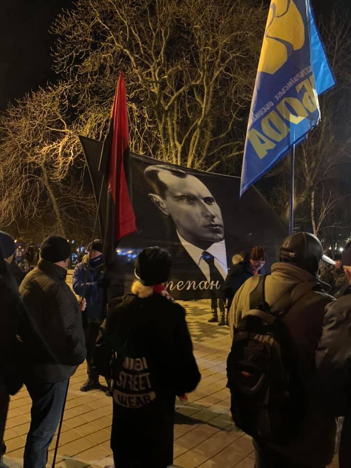 В Киеве прошло огненное шествие в честь Бандеры: все подробности онлайн