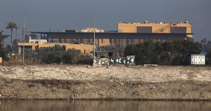 В Багдаде выпустили ракеты по военной базе и посольству США: есть раненые
