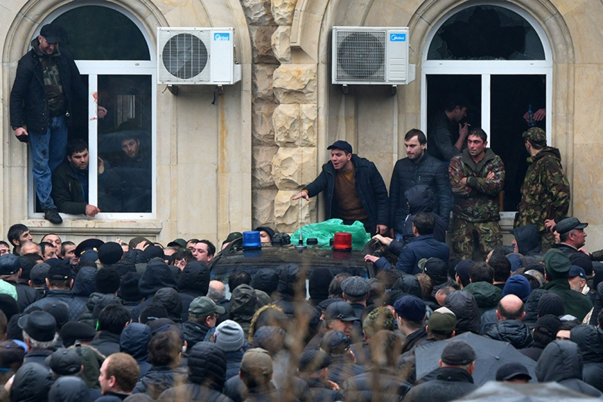 О "путче" в Абхазии: "Кремль теряет контроль над бандитскими анклавами"