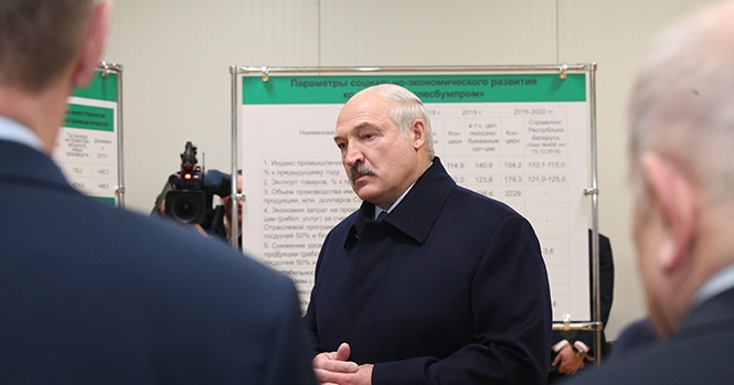 Лукашенко о разногласиях с РФ: Нас раком поставили по углеводородам, и плевать на все союзы