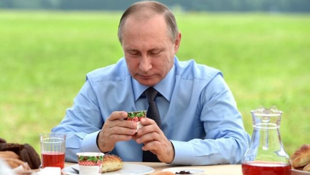 «В итоге Путин не придумал ничего умнее, чем директор белорусского совхоза»