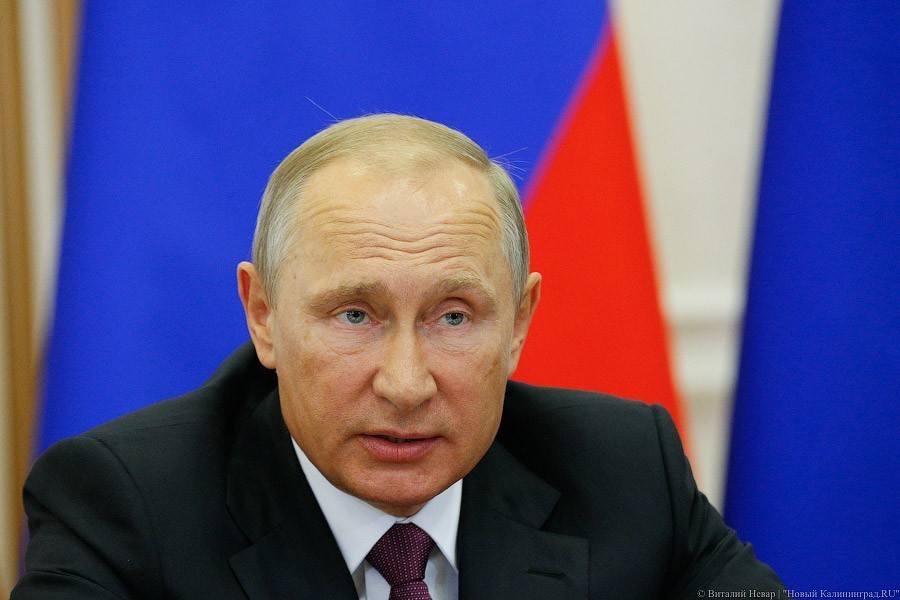 Путин ввел в России карантин и готовится ввести коммендантский час из-за коронавируса и отменил ключевое для себя голосование