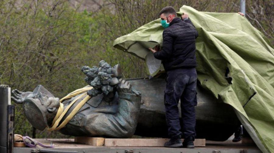 Демонтаж памятника Коневу вызвал приступ шовинистической истерии в Москве
