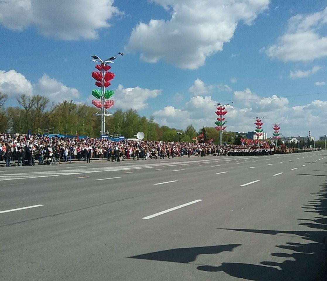 Лукашенко в разгар пандемии закатил грандиозный парад к 9 мая
