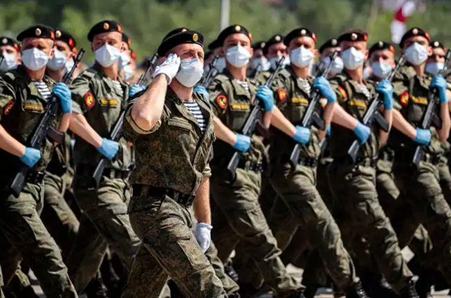 Из Беларуси на парад Победы в Москву поехали зараженные коронавирусом военные