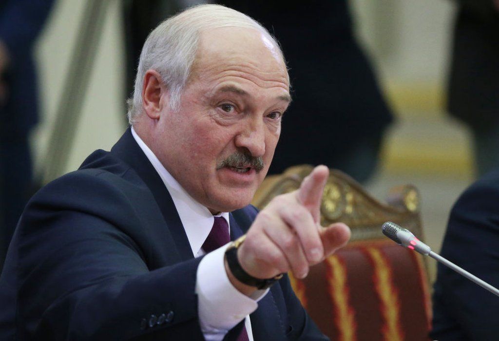 Лукашенко похвастался, как Беларусь "прихлопнула газпромовский банк"