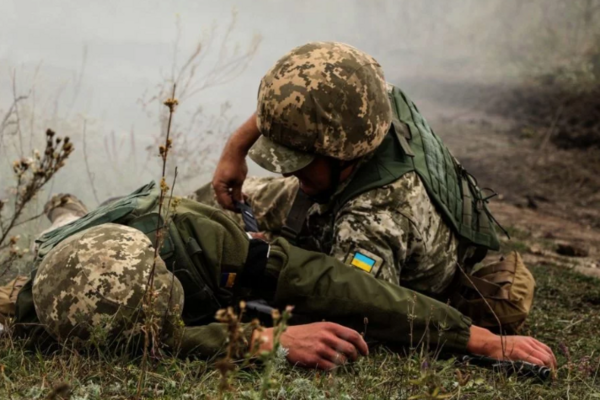 С ВСУ на Донбассе трагедия: Боевики убили на Донбассе медика ВСУ, который пытался эвакуировать тело погибшего товарища