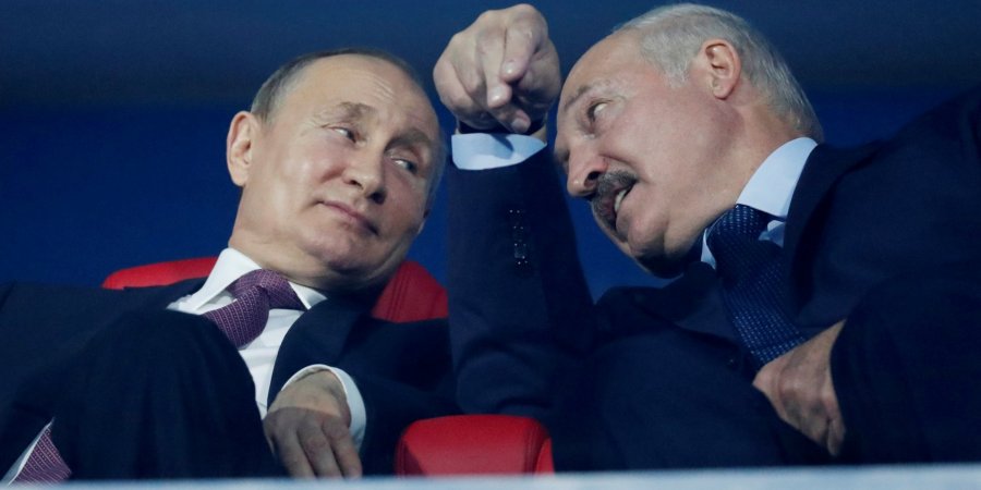Лукашенко болен на власть, Путин затаил на него обиду, – белорусский оппозиционер