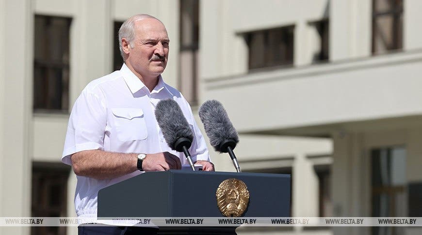 Сапог НАТО, заговор стран Балтии и Украины, никаких новых выборов: Что говорил Лукашенко на митинге перед сторонниками