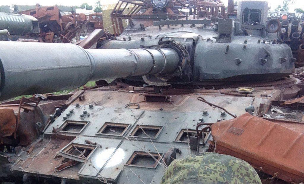 СМИ опубликовали новые фото «кладбища» уничтоженной на Донбассе российской военной техники под Ростовом