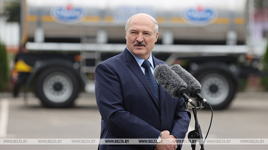 Лукашенко проговорился, что Беларусь ввозила в Россию санкционные товары под видом своих