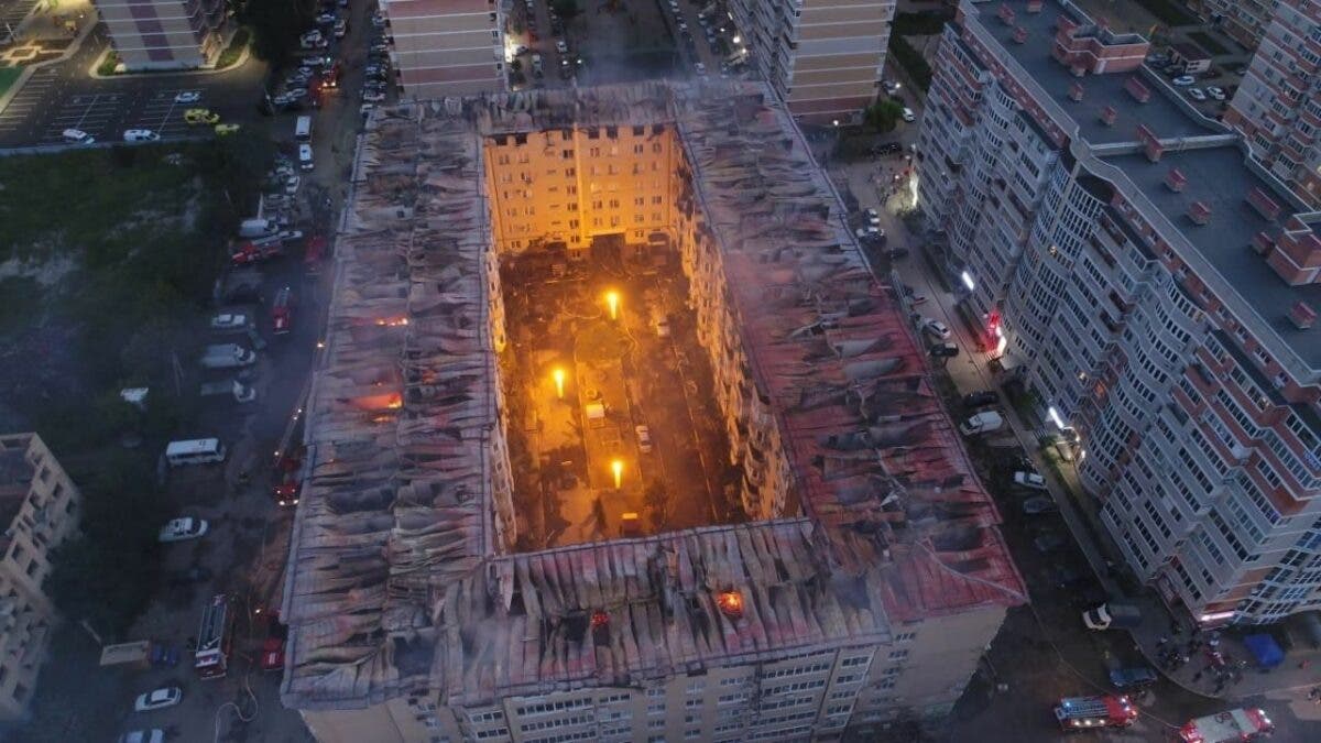 ⚡ В Краснодаре масштабный пожар уничтожил 88 квартир в жилом доме