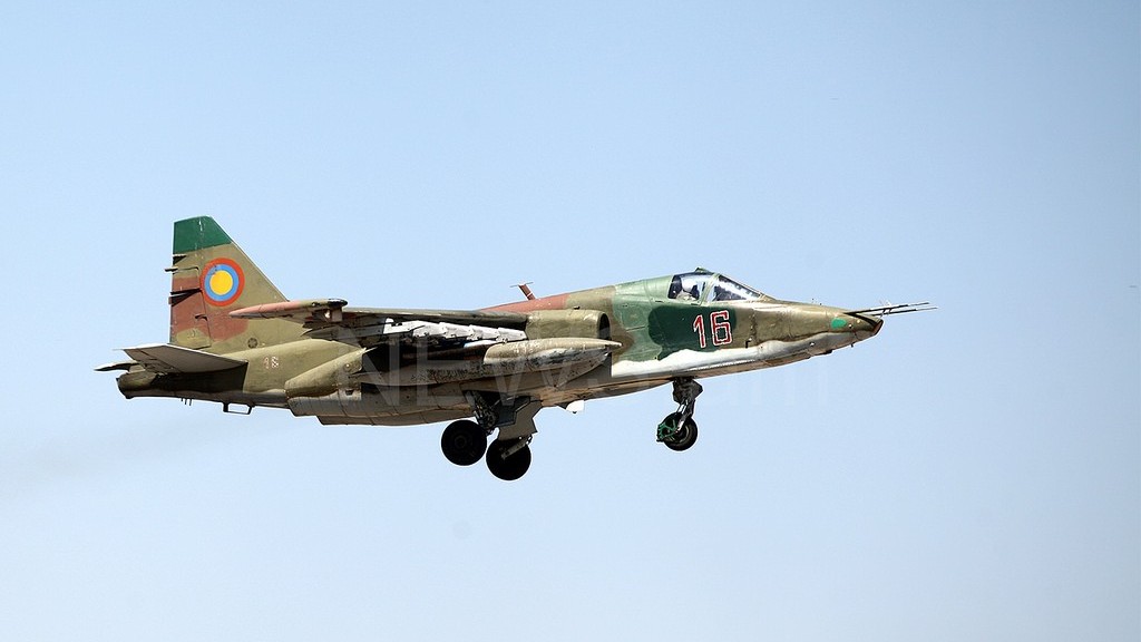 Армения подняла в воздух боевую авиацию – Азербайджан сбил оба штурмовика "Су-25"