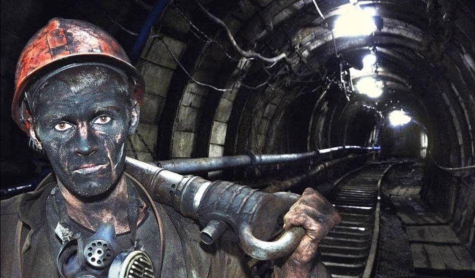 Янукович вернулся! Арбузов забирает захваченные шахты в ОРДЛО