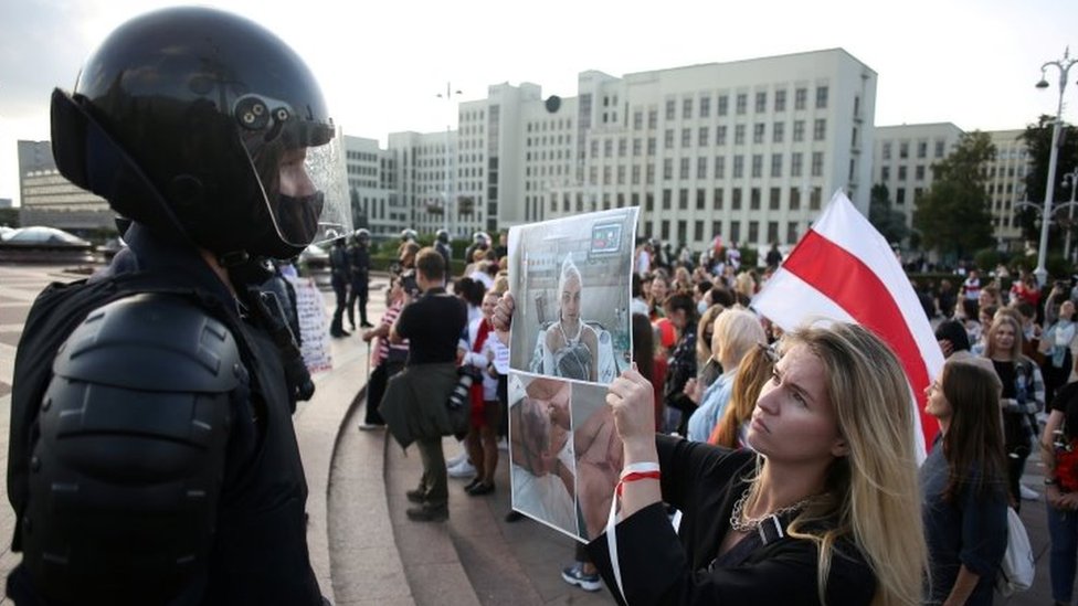 Что сегодня, в субботу, происходило в Минске: Смотри в окно, а не в телевизор