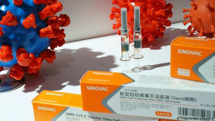 Китайская вакцина CoronaVac для Украины: что это за препарат и какой может быть "побочка"