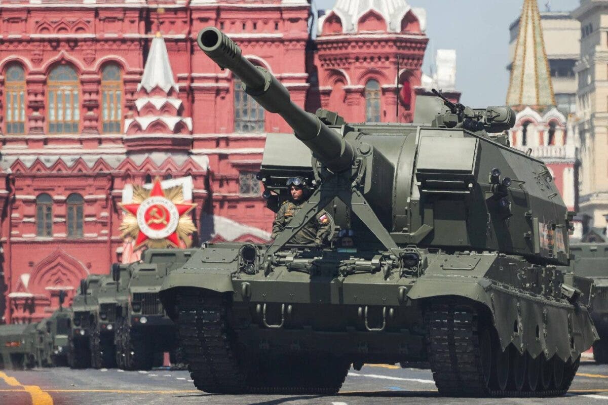 СМИ: Россия перебросит к границе с Украиной новейшую тяжелую артиллерию