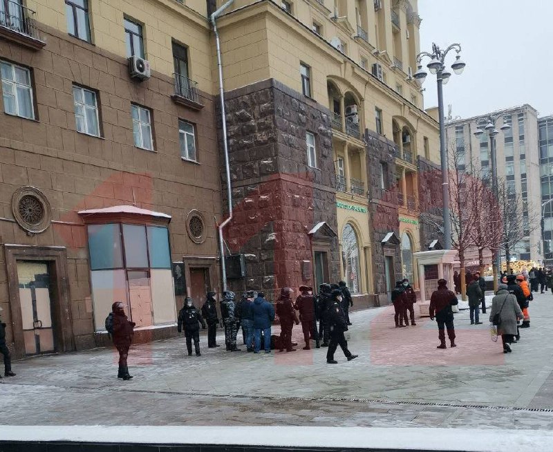 В центре Москвы мужчина пытался совершить самосожжение