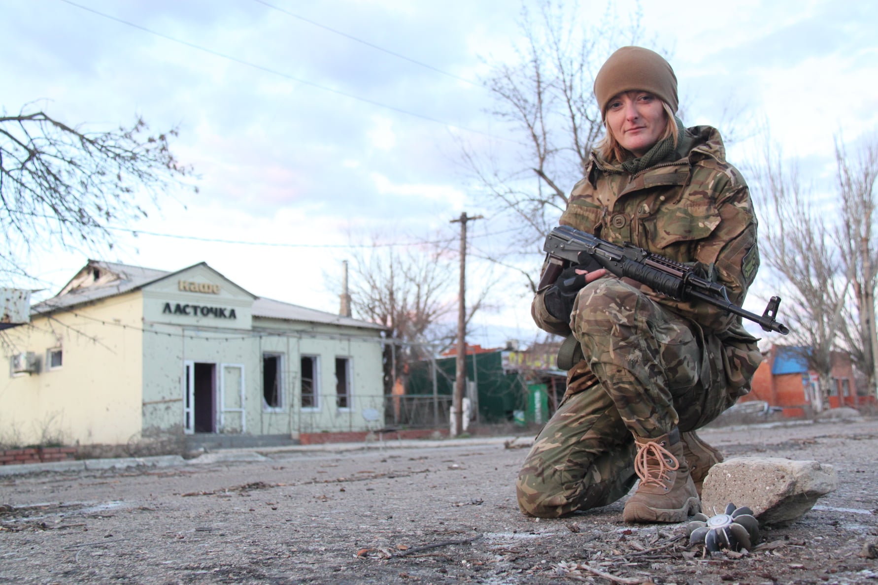 Подозреваемую в конвоировании пленных на Донбассе ветерана АТО отпустили под домашний арест