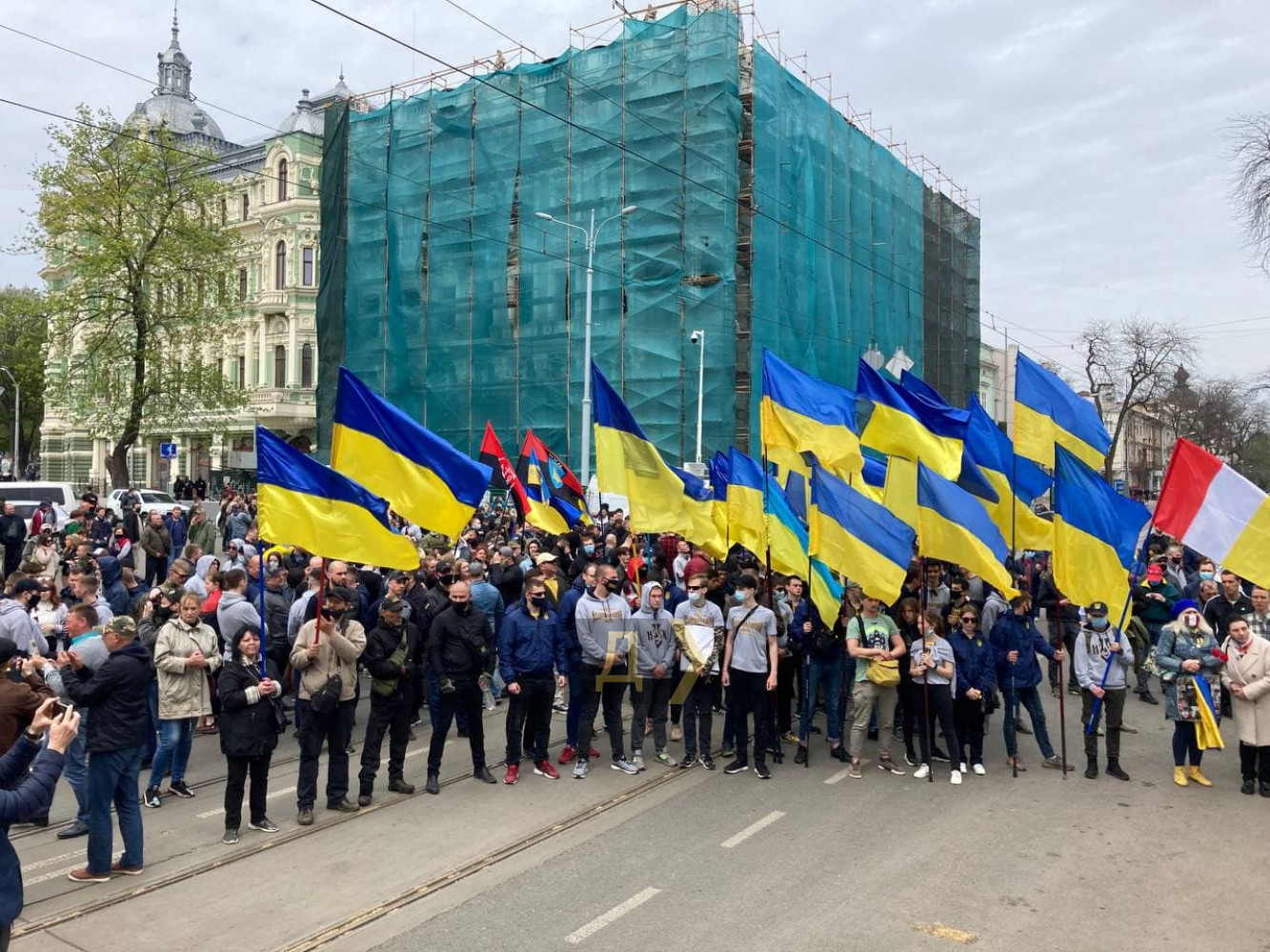 В Одессе проходит Марш защитников: фото и видео