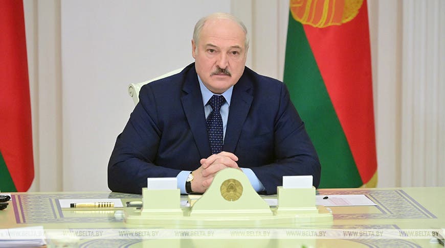 Диктатор Лукашенко вслед за Путиным забредил, что украинцы — братский народ
