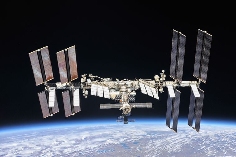 МКС потеряла ориентацию в пространстве из-за российского космического корабля