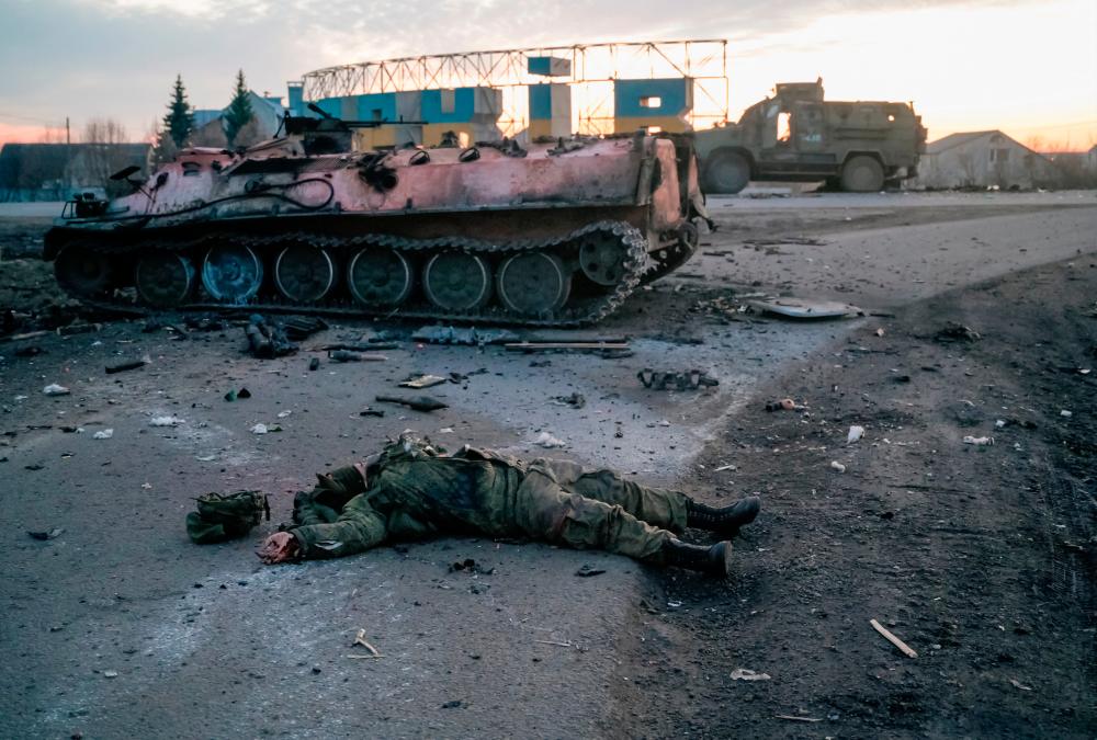 "Трупы свозят даже не в холодильник, они гниют, воняют". СМИ узнали о работе морга в Беларуси, куда, вероятно, привозят тела погибших российских военнослужащих