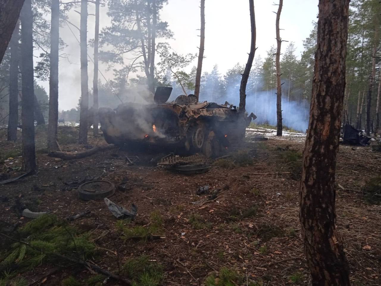 Гори-гори ясно, чтобы не погасло: украинские десантники под Киевом сожгли колонну русских нацистов