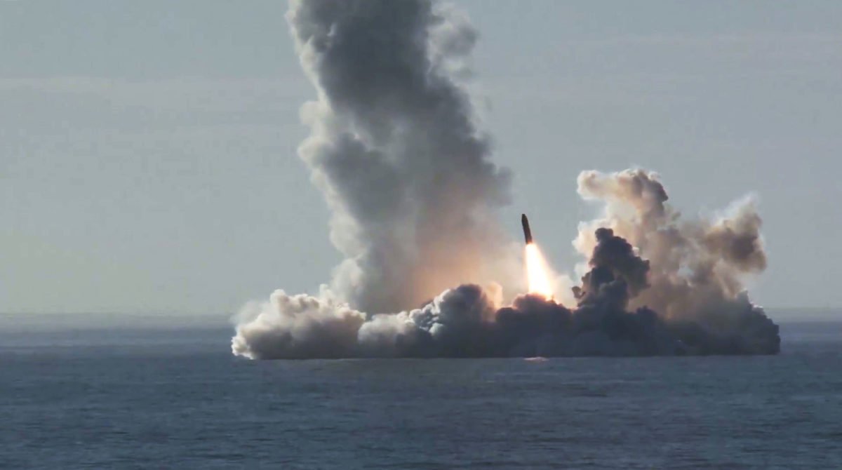 В ВСУ заявили, что «Москва» тонет после удара «Нептуном»