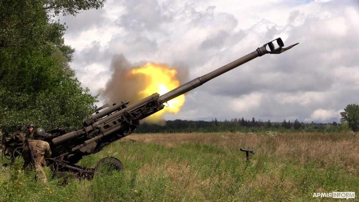 На востоке Украины артиллеристы показали, как уничтожает рашистов 155-мм гаубица M777