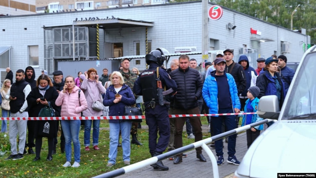 ⚡ В Ижевске в результате стрельбы в средней школе погибли 13 человек (Видео)