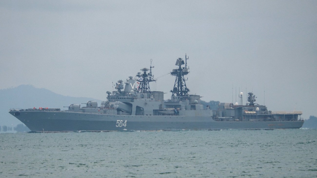 Турция не пропустила. Корабли РФ хотели обстреливать Украину, и через 9 месяцев возвращаются домой