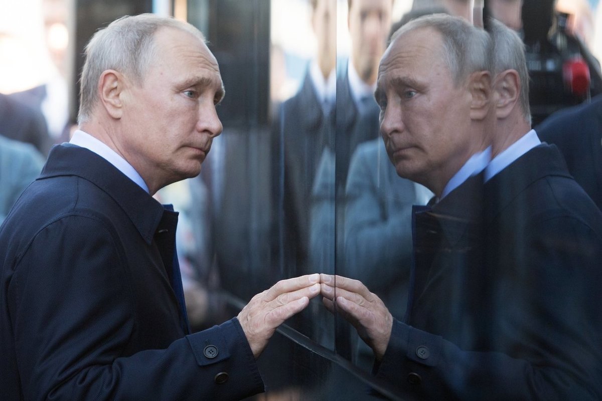 “Паук стал слабым и токсичным” – Российский оппозиционер – о вероятности бунта в Кремле против Путина