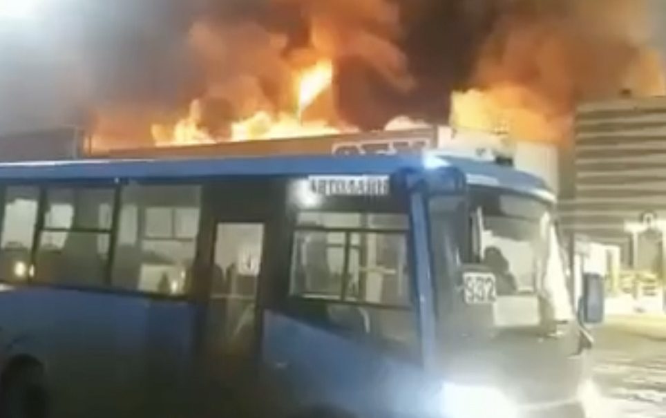 ⚡В Москве со взрывами горит торговый центр “Мега Химки” (Видео)