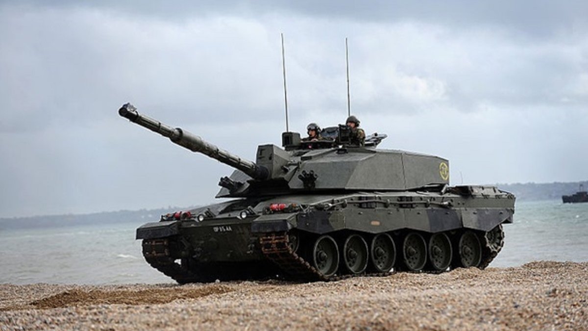 Оккупантам будет жарко: Британия показала, на что способны танки Challenger 2, которые получит Украина