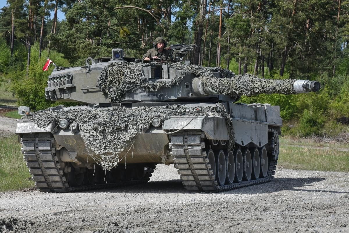 Канада официально анонсировала передачу танков Leopard 2 Украине