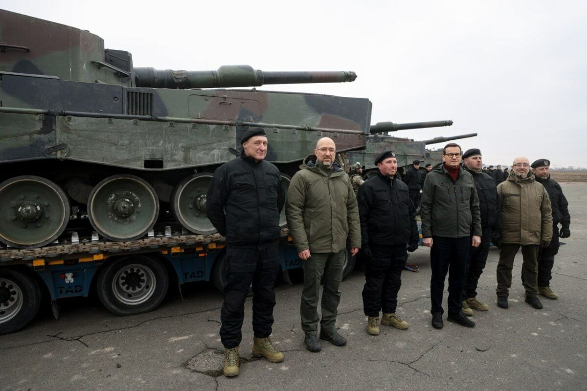 ⚡Польша передала Украине первые танки Leopard - а где дорога на Москву (Видео)
