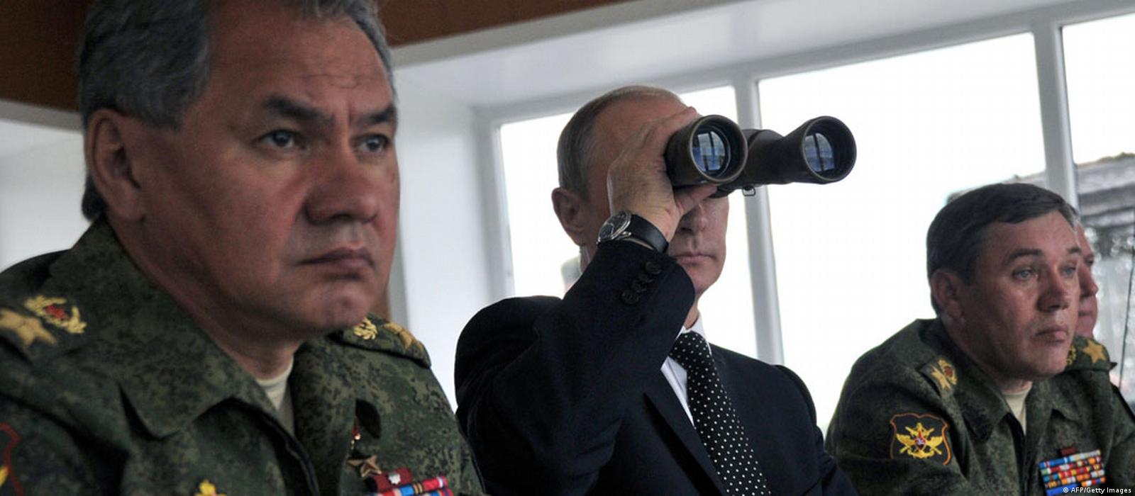 Путин готов "сдать" приграничье, главное – защитить Москву: что стоит за созданием новых военных округов в РФ