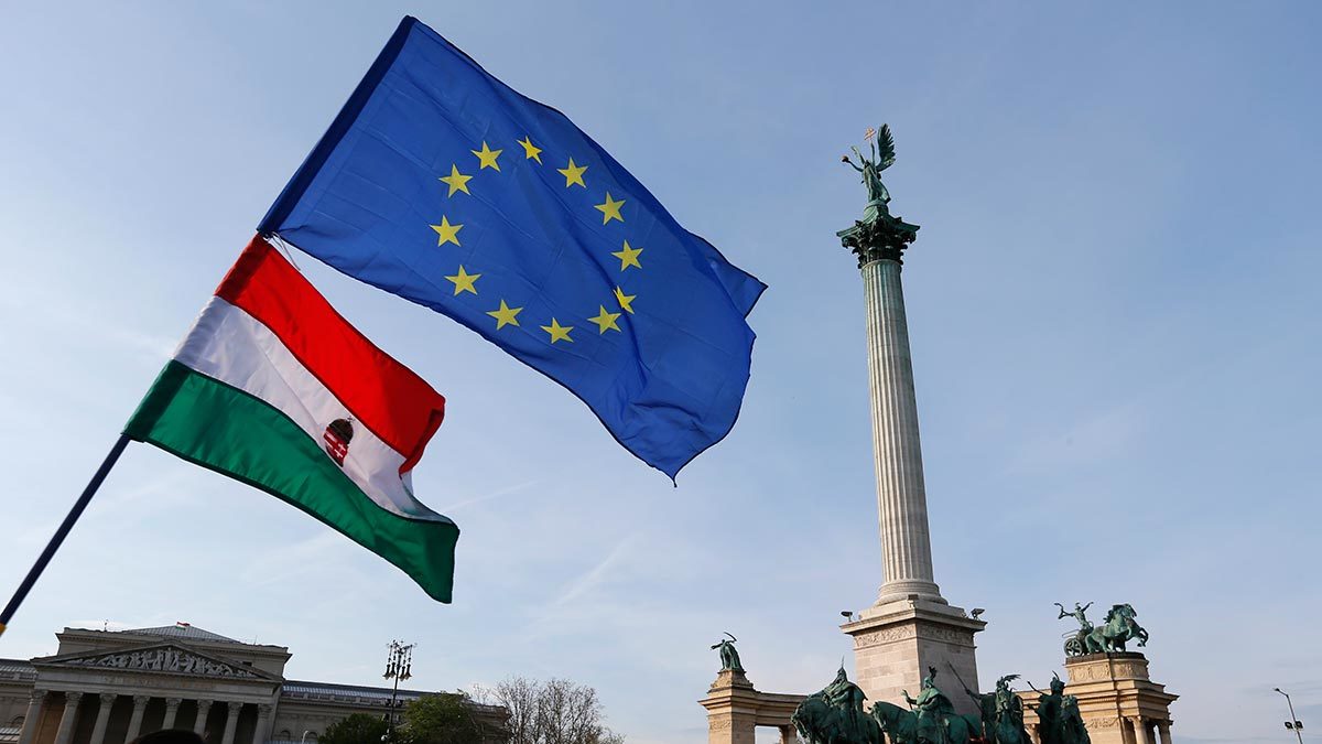 Венгрия должна быть ограничена в ЕС и НАТО: европейские чиновники призывают действовать решительно