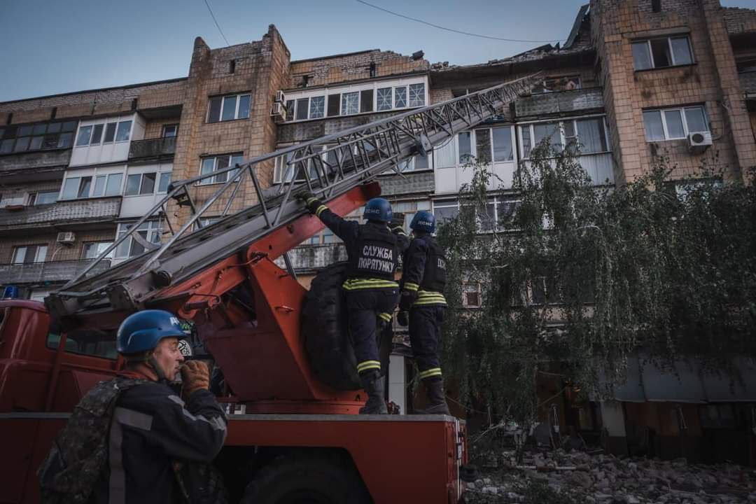 ⚡Россияне ударили по многоэтажке в Покровске: количество погибших возросло (Фото Видео)