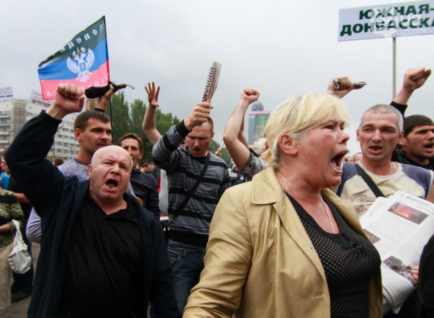 Жители оккупированного Донбасса осознали, что живут в "МММ"