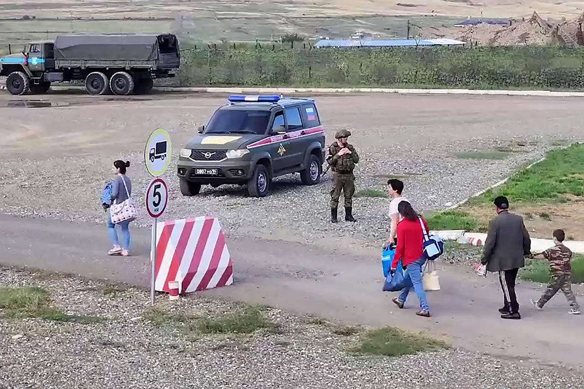 Появилось видео предполагаемого удара по базе российских миротворцев в Нагорном Карабахе