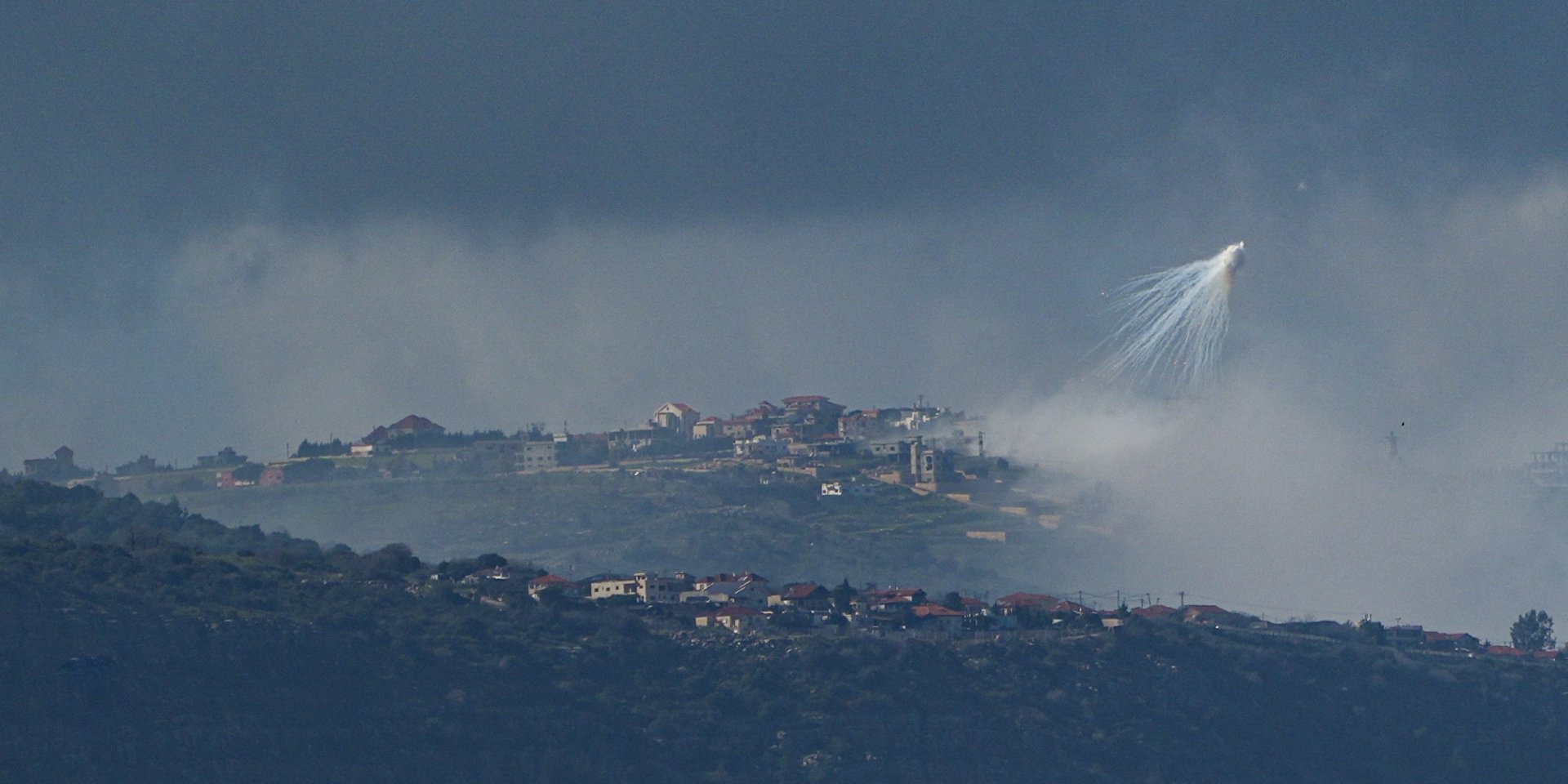 Ливан выпустил 30 ракет по северу Израиля (Видео)