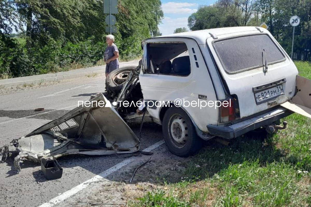 В Белгородской области РФ танк раздавил гражданский автомобиль. Экипаж “находился в невменяемом состоянии и смеялся в лицо” – СМИ