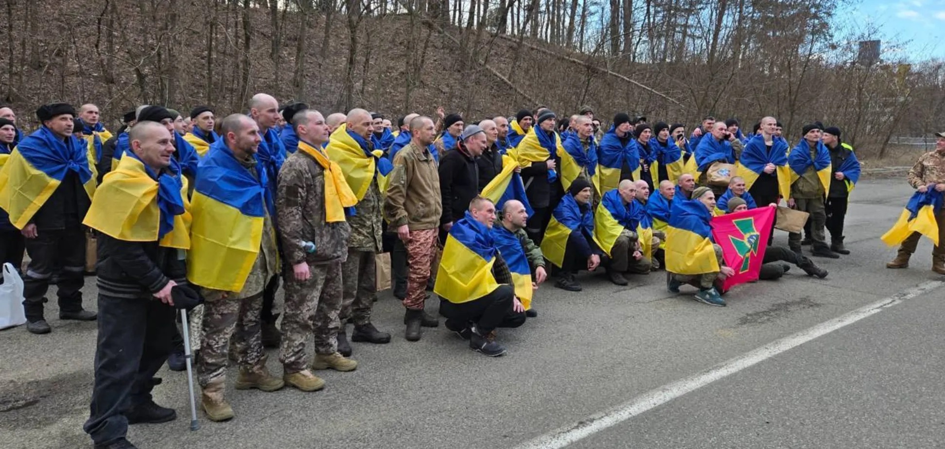 Один из самых больших обменов: Украина вернула из российского плена 197 защитников. Фото и видео