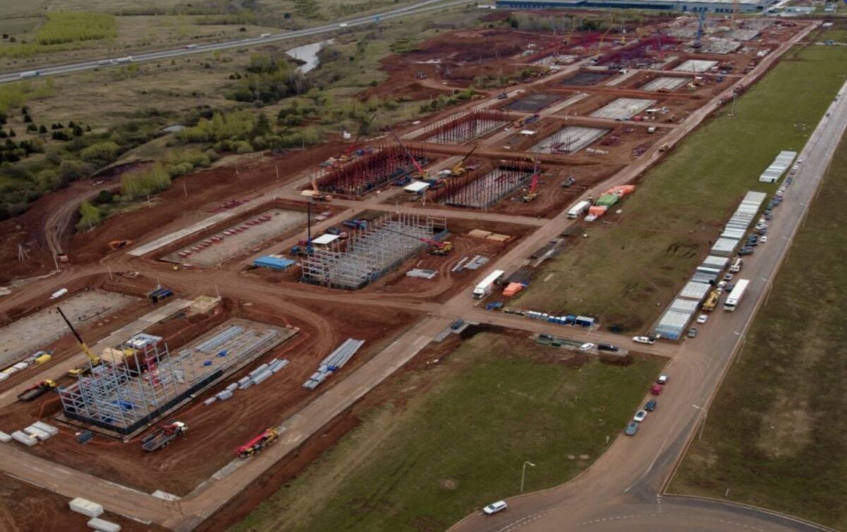 CNN: Россия активно расширяет завод по производству "шахедов" в Алабуге