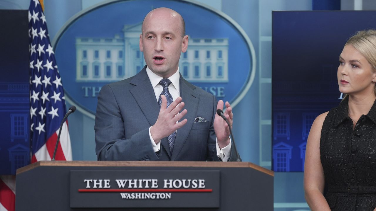 У Трампа заявили, что все варианты дипломатического, финансового и другого решения войны в Украине есть "на столе"