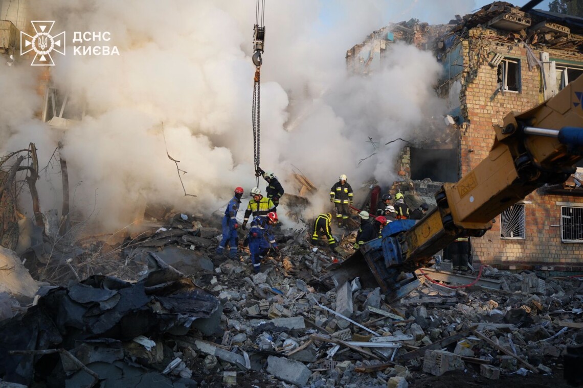 Число погибших из-за атаки РФ на Киев возросло до 16 человек
